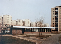 Magyarország, Budapest XI., Bogdánfy utca, távolabb az Irinyi József utca melletti házak láthatók., 1973, Faragó György, Lágymányosi lakótelep, Budapest, színes, Fortepan #261217