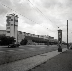 Germany, Berlin, Tempelhof repülőtér., 1936, Lőrincze Judit, ad, poster, ad pillar, airport, automobile, modern architecture, Continental Reifen, catenary wire, Fortepan #26123