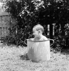 1964, Faragó György, photo aspect ratio: square, bath, kid, Fortepan #261269