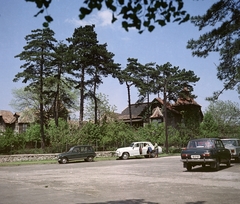 Magyarország, Tata, Tópart utca - Malom utca sarok az Öreg-tó felől nézve., 1971, Faragó György, rendszám, Wartburg 353, Renault 4, színes, FSO Warszawa, Fortepan #261331