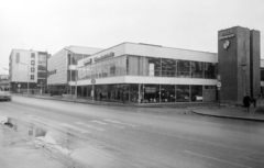 Hungary, Zalaegerszeg, Kovács Károly tér, balra a Centrum Áruház és mellette a Zala Domus Áruház., 1980, Faragó György, crosswalk, Fortepan #261399