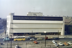 Hungary, Budapest XIII., Lehel utca - Róbert Károly körút sarok, Domus Áruház. Jobbra a Tar utca., 1975, Faragó György, Budapest, traffic, car park, colorful, Fortepan #261404