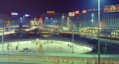 Hungary, Budapest VII.,Budapest VIII., Baross tér a Keleti pályaudvartól a Rákóczi út felé nézve., 1978, Faragó György, neon sign, colorful, Budapest, Fortepan #261449