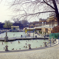 Magyarország, Városliget, Budapest XIV., Széchenyi fürdő., 1974, Faragó György, színes, Budapest, Fortepan #261453