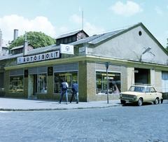 Magyarország, Budapest XIII., Lehel utca - Dévai utca sarok, az Autótechnika Vállalat autósboltja., 1987, Faragó György, Lada-márka, rendszám, autósbolt, színes, Budapest, Fortepan #261487