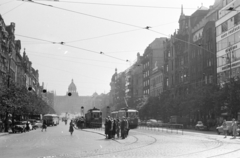 Csehország, Prága, Vencel tér (Václavské námestí), szemben a Nemzeti Múzeum., 1956, Faragó György, utcakép, Csehszlovákia, Fortepan #261574