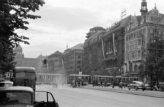 Csehország, Prága, Vencel tér (Václavské námestí), szemben a Nemzeti Múzeum, jobbra a Vodičkova ulica torkolata., 1956, Faragó György, villamos, utcakép, építészet, automobil, Csehszlovákia, Fortepan #261584