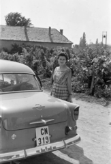 Magyarország,Balaton, Badacsonytomaj,Badacsony, Római út., 1959, Faragó György, lányok-járművek, rendszám, Opel Rekord, Fortepan #261729