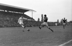 Magyarország, Budapest XIX., a Budapesti Honvéd SE pályája. 1957.szeptember 29., Budapesti Honvéd - Dukla Prága 0-1, nemzetközi labdarúgó-mérkőzés, Budai II kapura lő., 1957, Faragó György, Budapest, híres ember, Fortepan #261767