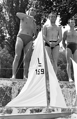 Magyarország,Balaton, Tihany, Gödrös, szabadstrand., 1964, MHSZ, sport, hajómodell, fürdőnadrág, Fortepan #26179