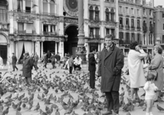 Italy, Venice, Szent Márk tér., 1964, Faragó György, dove, Fortepan #261894