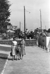 Magyarország,Balaton, Siófok, kikötő, 1958, Faragó György, nyári ruha, kisfiú, Fortepan #261896