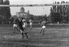 Magyarország, Esztergom, Prímás-sziget, a felvétel a MIM-Vasas pályáján készült. háttérben a Bazilika., 1959, Faragó György, Best of, futballpálya, Fortepan #261953