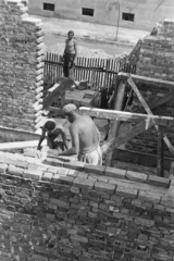 1961, Faragó György, construction, mason, brick, scaffolding, beret, fence, Fortepan #261998