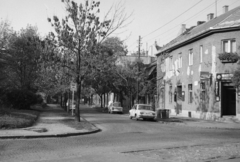 Magyarország, Óbuda, Budapest III., Viador utca, szemben a Bécsi út sarkán a Kerék vendéglő., 1977, Gyulai Gaál Krisztián, étterem, Trabant 601, rendszám, Budapest, Fortepan #262092