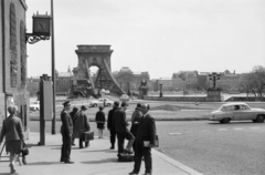 Magyarország, Budapest I., Clark Ádám tér, háttérben a Széchenyi Lánchíd., 1968, Gyulai Gaál Krisztián, Wartburg 311/312, Budapest, Fortepan #262115