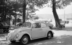 Horvátország,Adria, Bakarac, a Restaurant Bakarac parkolója a tengeröböl partján., 1967, Gyulai Gaál Krisztián, Volkswagen-márka, Volkswagen Bogár, Fortepan #262186