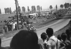 Magyarország,Balaton, Tihany, a Bp. Építők nemzetközi, egyben bajnoki motorversenye 1959. szeptember 6-án., 1959, Gyulai Gaál Krisztián, közönség, Fortepan #262197