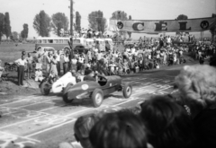 Magyarország,Balaton, Tihany, a Bp. Építők nemzetközi, egyben bajnoki motorversenye 1959. szeptember 6-án, a betétfutamaként tartott autóverseny., 1959, Gyulai Gaál Krisztián, leselkedő, leleményes, MHSZ, versenyautó, Fortepan #262198