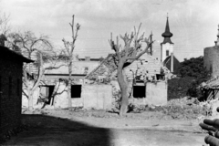 Magyarország, Óbuda, Budapest III., előtérben a Szőlőkert utca lebontott 4. és 6. számú házai, háttérben az Óbudai református templom., 1971, Gyulai Gaál Krisztián, épületbontás, templom, Budapest, Fortepan #262444