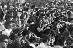 Magyarország, Tabán, Budapest I., Hegyalja út - Sánc utca - Orom utca határolta terület, a május 1-i Mini-Syrius-LGT koncert közönsége., 1973, Gyulai Gaál Krisztián, Budapest, Fortepan #262593