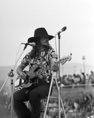 Magyarország, Miskolc, DVTK-stadion, Rockfesztivál. Szörényi Szabolcs., 1973, Gyulai Gaál Krisztián, Fortepan #262616