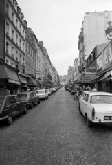 France, Paris, a Rue Lepic a Boulevard de Clichy felől a Rue des Abbesses felé nézve., 1975, Gyulai Gaál Krisztián, street view, wreck, Fortepan #262804