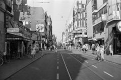 Netherlands, Amsterdam, Leidsestraat, a Leidseplein sarkától a Prinsengracht felé nézve., 1975, Gyulai Gaál Krisztián, street view, SAS airline, bicycle, Fortepan #262827