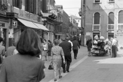 Olaszország, Velence, a Rio Terà Lista di Spagna a Ponte degli Scalzi felől., 1962, Szűcs Attila, Fortepan #263127