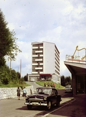 Szlovákia, Magas-Tátra, Magastátra, Felsőtátrafüred üdülőhely (ekkor Ótátrafüred, később Magastátra város része). Hotel Sport (később Grand Hotel Bellevue)., 1962, dr. Lehel Csaba és Jenő, színes, Fortepan #263216