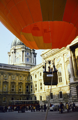 Hungary, Budapest I., a Budavári Palota (korábban Királyi Palota) Nagy udvara., 1979, Lorkó Fanni, colorful, Budapest, hot air balloon, Fortepan #263249