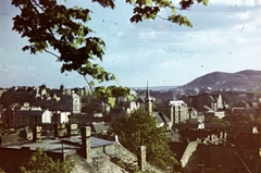 Hungary, Budapest I., kilátás a Tóth Árpád (Bástya) sétányról a Krisztina téri Havas Boldogasszony-templom és környéke felé. Távolban a Sas-hegy., 1944, Kovács Györgyi, Budapest, steeple, roof, chimney, mountain, Fortepan #263371