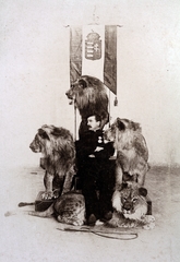 1906, Zichy kúria, Zala, animal trainer, crest, lion, three people, Fortepan #263496