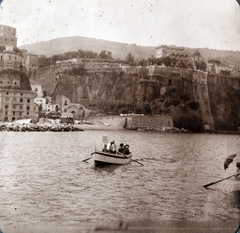 Olaszország, Sorrento, kikötő (Marina Piccola)., 1911, Zichy kúria, Zala, szikla, evezés, Fortepan #263654