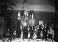 1920, Fortepan, meal, tableau, drinking, interior, chandelier, place, glass, table, lace collar, plate, light bulb, Fortepan #26388