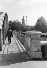 Magyarország, Győr, Kettős híd a Rába folyó felett a Bécsi kapu (Erzsébet) tér és a Radó-sziget között, háttérben a Karmelita templom., 1941, Nagy István, Nagy József, Fortepan #264306