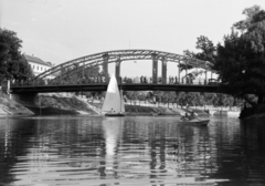 Magyarország, Győr, a Kettős híd a Rába folyó felett, balra a Karmelita rendház teteje látszik, jobbra a Radó sziget., 1940, Nagy István, Nagy József, Fortepan #264356