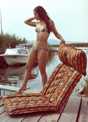 Hungary, A Palma Gumigyár reklámfotója., 1969, Ferencvárosi Helytörténeti Gyűjtemény, ad, ship, bathing suit, colorful, air mattress, pier, scale model, shore, reed, Taurus-brand, rubber industry, Fortepan #26438