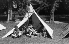 Hungary, Győr, Kiskút, cserkésztábor., 1941, Nagy István, scouting, tableau, tent, flag, camping site, Fortepan #264443