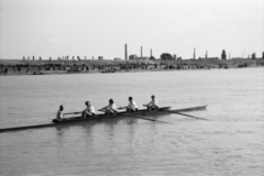 Hungary, Győr, evezősverseny a Mosoni-Dunán. Háttérben a Szeszgyár és a Vagongyár kéményei, a Budai úti víztorony és a Városháza tornya., 1941, Nagy István, Fortepan #264549