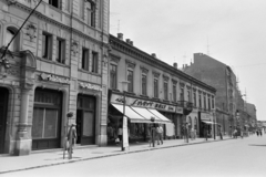 Magyarország, Győr, a Baross Gábor (Lenin) út Arany János utca - Bajcsy-Zsilinszky út közötti házsora., 1966, Nagy István, Nagy József, Fortepan #264584