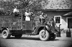 1942, Ladinek Viktor, Marmon-Herrington-márka, Ford G917T, csoportkép, autón ülni, Fortepan #264595