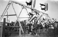 Magyarország, Kaposvár, Vásártér, balra a háttérben a Nagyboldogasszony-templom (később székesegyház) tornya., 1942, Ladinek Viktor, hajóhinta, Fortepan #264613