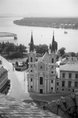 Magyarország, Esztergom, Víziváros, középen a Loyolai Szent Ignác-templom, háttérben a csonka Mária Valéria híd., 1960, Horváth József, templom, Fortepan #264869