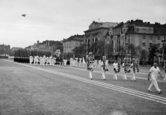 Magyarország, Budapest XIV.,Budapest VI., Ötvenhatosok tere (Sztálin tér), május 1-i felvonulás., 1953, Horváth József, felvonulás, május 1, Sztálin ábrázolás, Budapest, Fortepan #264898