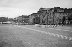 Magyarország, Budapest XIV.,Budapest VI., Ötvenhatosok tere (Sztálin tér), május 1-i felvonulás., 1953, Horváth József, felvonulás, május 1, MHK Mozgalom, Budapest, Fortepan #264902