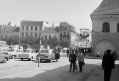 Románia,Erdély, Brassó, Fő tér (ekkor Piața 23 August, ma Tanács tér, Piața Sfatului), jobbra a Hirscher utca (Strada Apollonia Hirscher)., 1967, Horváth József, rendszám, Fortepan #264921