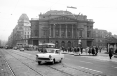 Hungary, Budapest VIII., Blaha Lujza tér, Nemzeti Színház, jobbra a metróépítkezés elzárt területének palánkján a Fővárosi Moziüzemi Vállalat (FŐMO) által forgalmazott film plakátja., 1964, Horváth József, Budapest, national theater, poster, signal, Opel-brand, bus, Ikarus-brand, theater, Fortepan #264936