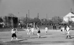 Magyarország, Budapest XI., Fehérvári út 66-68., sportpálya a Hauszmann Alajos utca sarkán. Nagypályás női kézilabda mérkőzés., 1942, Horváth József, Budapest, Fortepan #265065