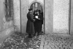 Poland, Kraków, Rynek Podgórski, a krakkói gettó I. számú kapuja a Bolesława Limanowskiego -nál., 1941, Horváth József, Fortepan #265177